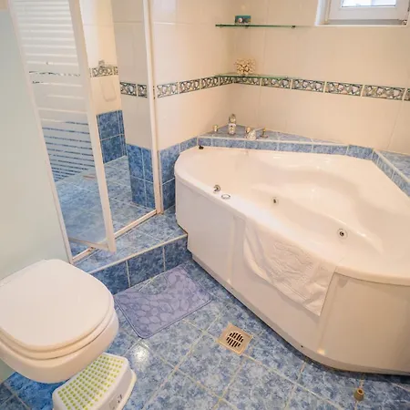 Artsy 3br Flat In Primaverii - Exlcusive Area Appartement Boekarest