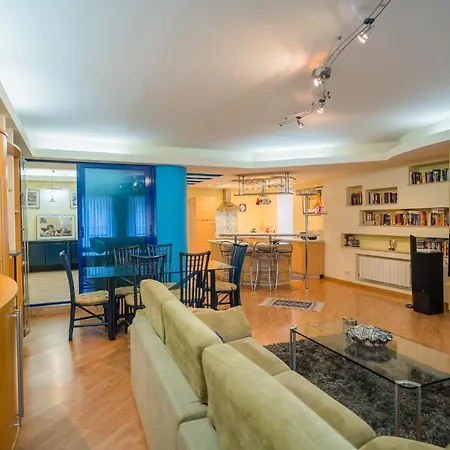 Апартаменти Artsy 3br Flat In Primaverii - Exlcusive Area *