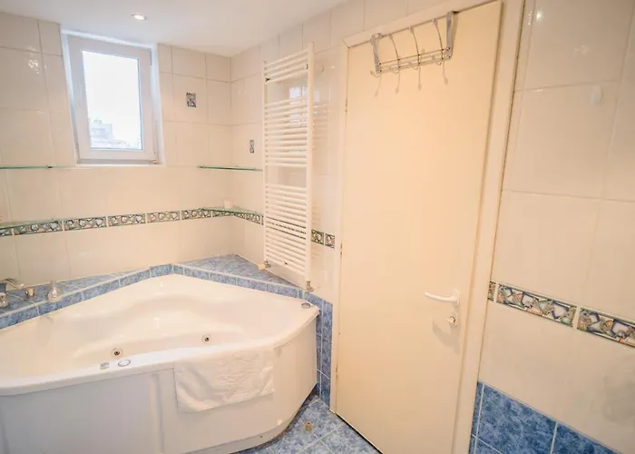 Artsy 3br Flat In Primaverii - Exlcusive Area Bükreş